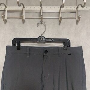 Travis Mathew Shorts Men's 34 Gray Striped Golf Active Tech Performance Outdoors